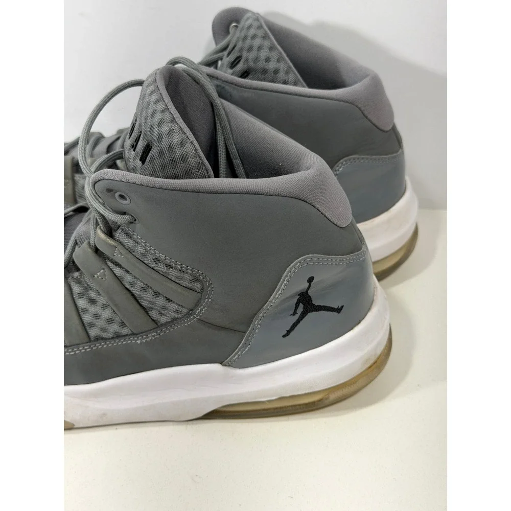 Jordan Max Aura Cool Grey White Gum Basketball Shoes AQ9084-012 Mens Size 12